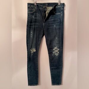 CITIZENS OF HUMANITY SKINNY DISTRESSED JEAN. Gently worn